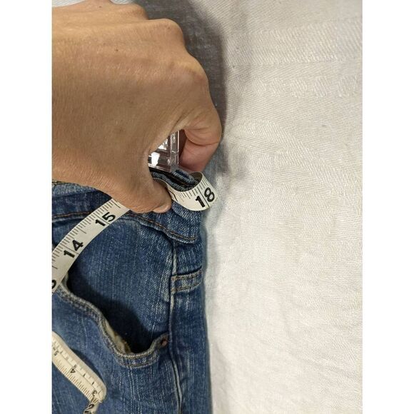 L.L Bran Classic Fit Medium Wash Women's Jeans 12 Petite - Picture 4 of 6